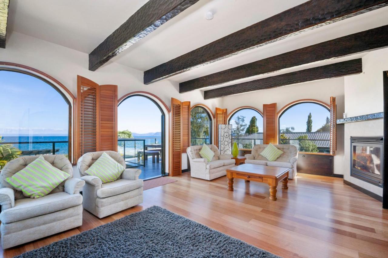 Lakefront Villa - Waitahanui Holiday Home Zewnętrze zdjęcie