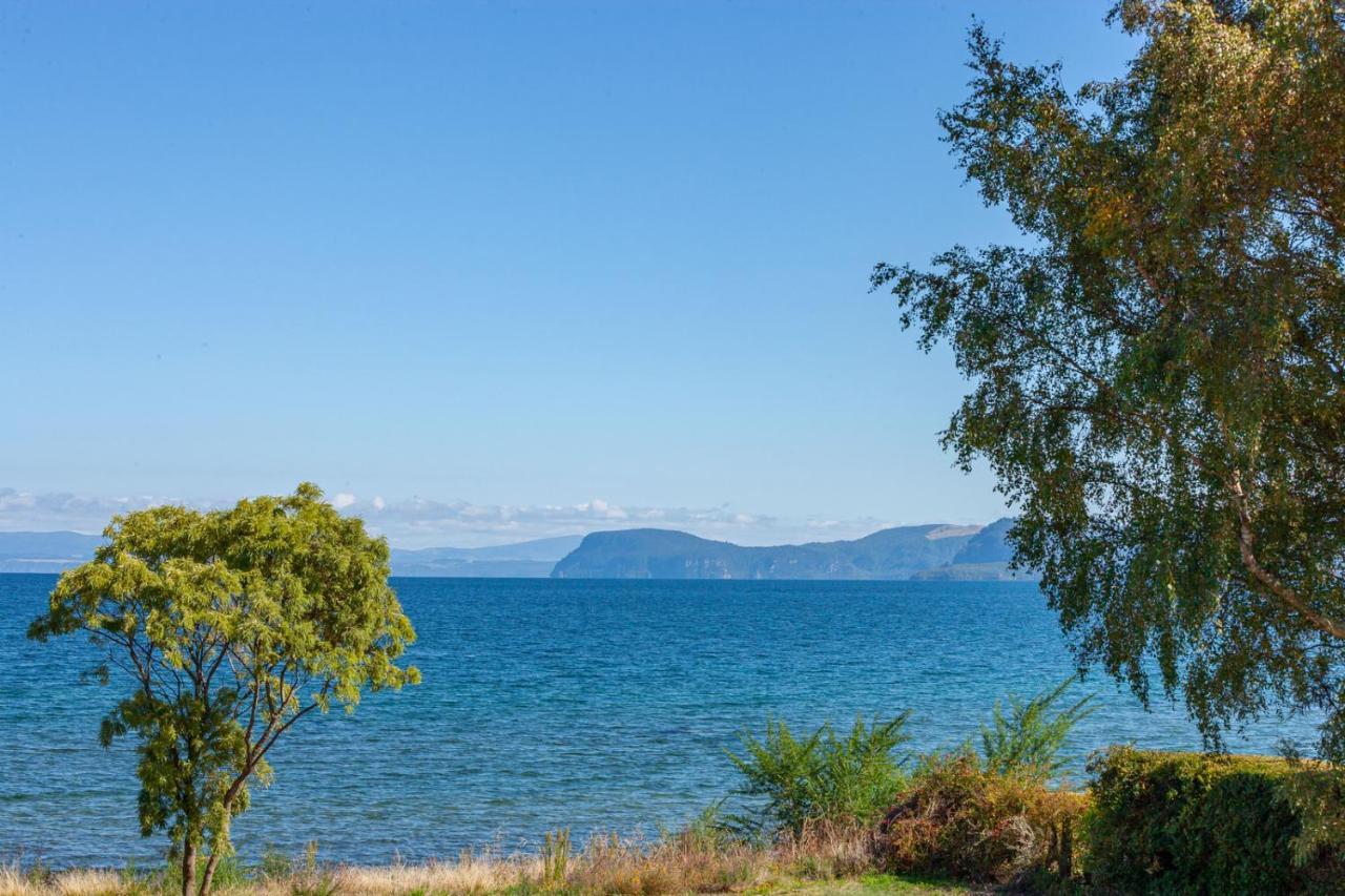 Lakefront Villa - Waitahanui Holiday Home Zewnętrze zdjęcie