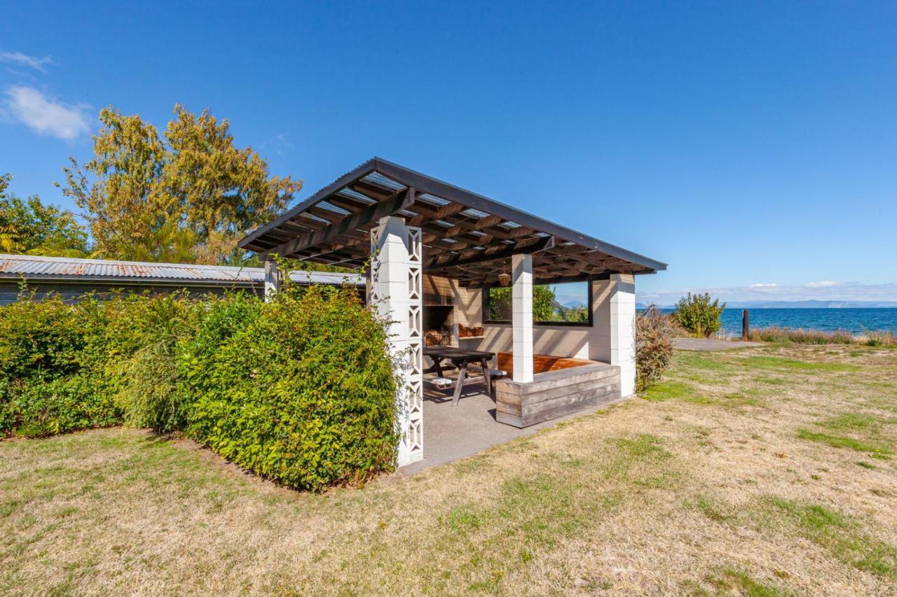 Lakefront Villa - Waitahanui Holiday Home Zewnętrze zdjęcie