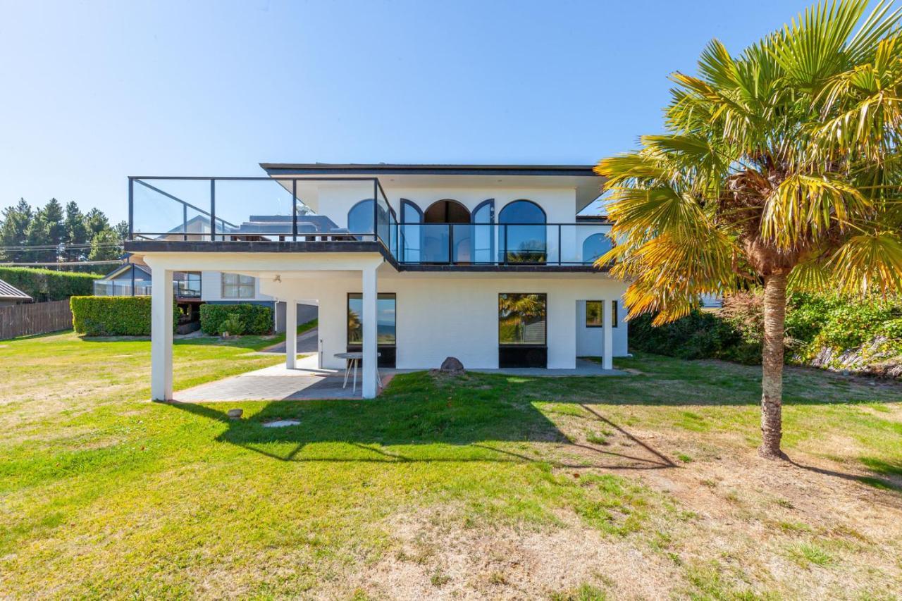 Lakefront Villa - Waitahanui Holiday Home Zewnętrze zdjęcie