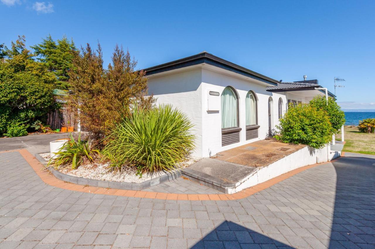 Lakefront Villa - Waitahanui Holiday Home Zewnętrze zdjęcie