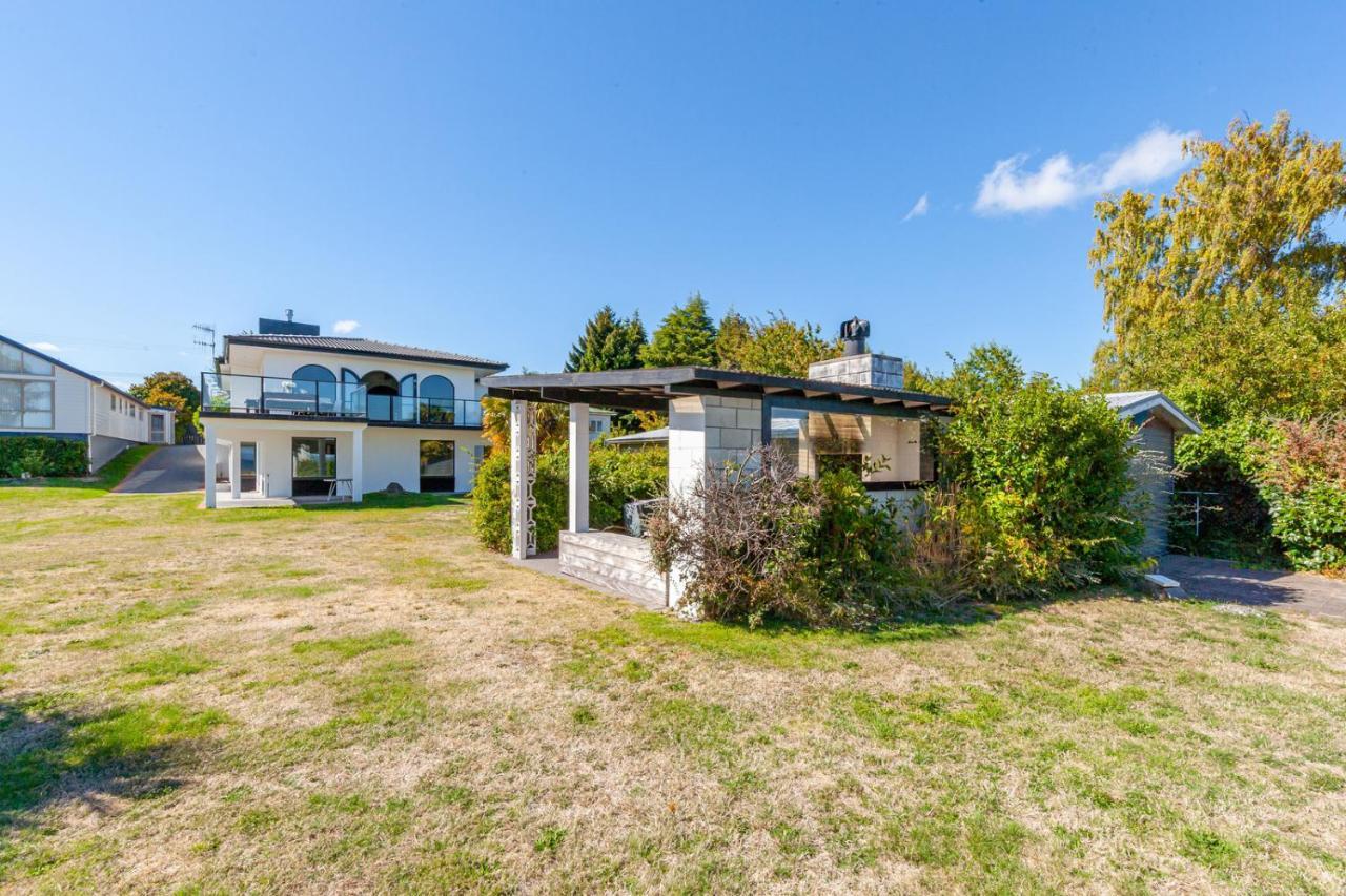 Lakefront Villa - Waitahanui Holiday Home Zewnętrze zdjęcie
